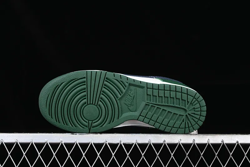 All Categories Nk SB Dunk Series Nk SB Dunk Low Low-top sneakers Cost-effective version Nk Dunk Low "Gorge Green" Retro white and green SB low-top sports and leisure sneakers DD1503-300